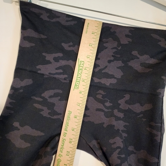 Spanx Look At Me Now Camo Leggings Seamless Tights Shaping Support 7/8 Length Md - Picture 7 of 9